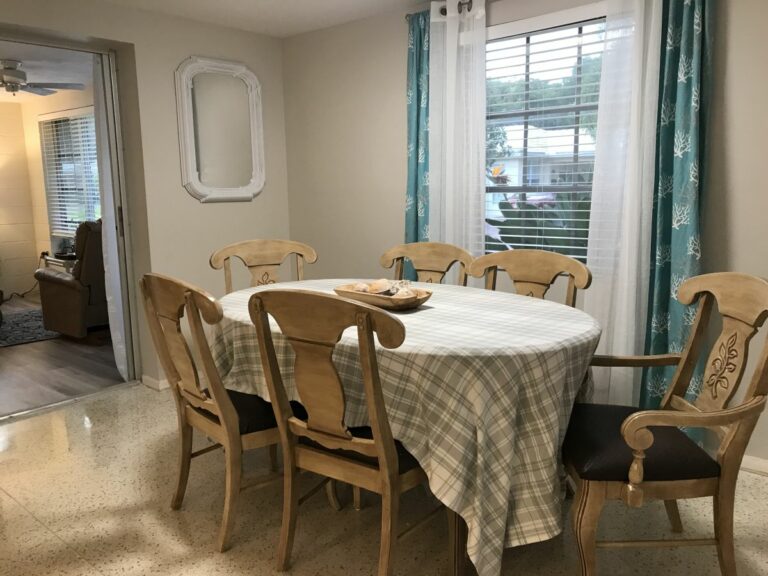 Separate dining room seats 6.