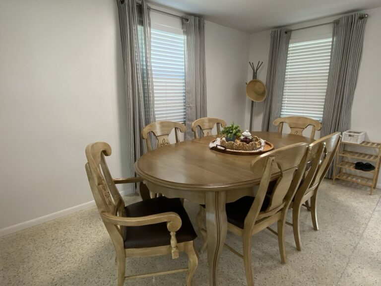 Separate dining room to seat 6.